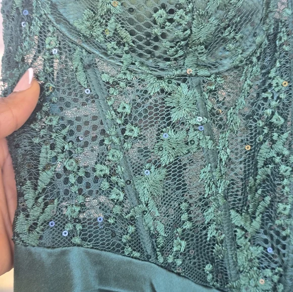 B Darlin Juniors' Corset Formal Lace Satin Gown Sz 13/14 (Women Sz 10) Green - Picture 6 of 15